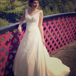 Hilary Morgan Bridal Wedding Dress Gown